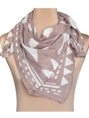 New Persaman New York Square Scarf White Tan Crinkle Cotton Geometric Print